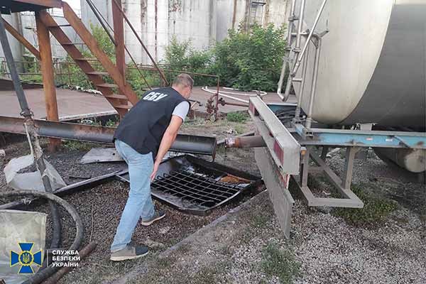 СБУ викрила і заблокувала канал виготовлення фальшивого пального