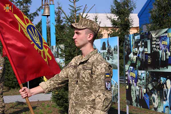 У Полтаві вшанували пам'ять загиблих захисників України У Полтаві вшанували пам'ять загиблих захисників України