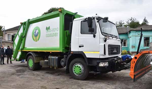 У Пирятині для потреб міста купили новенький сміттєвоз