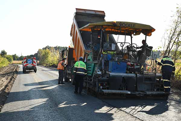  Велике будівництво на Полтавщині: триває ремонт дороги Гадяч – Миргород (ФОТО) 