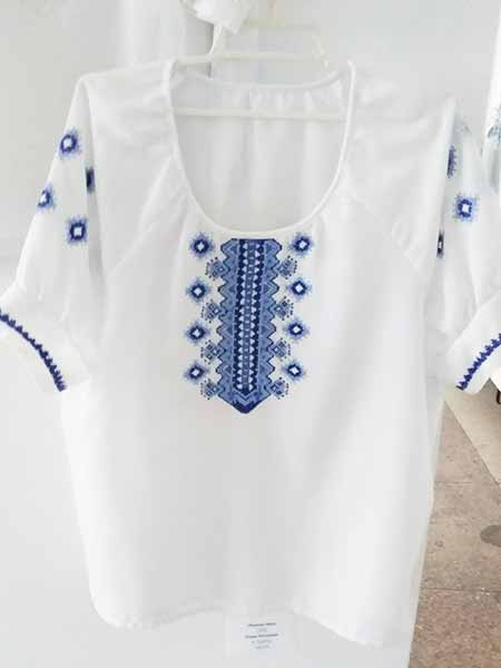 виставка народного майстра художньої вишивки Олени Наталенко виставка народного майстра художньої вишивки Олени Наталенко