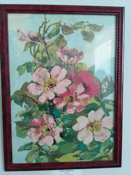 виставка народного майстра художньої вишивки Олени Наталенко виставка народного майстра художньої вишивки Олени Наталенко