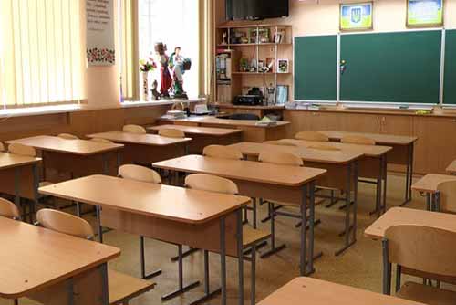 На Полтавщині закривається 513 закладів освіти через недостатню кількість вакцинованих вчителів