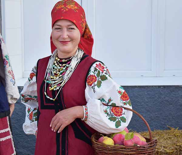 У Пирятині відбувся показ старовинної моди