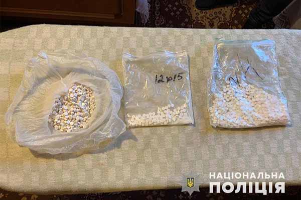 Незаконний продаж лікарських препаратів