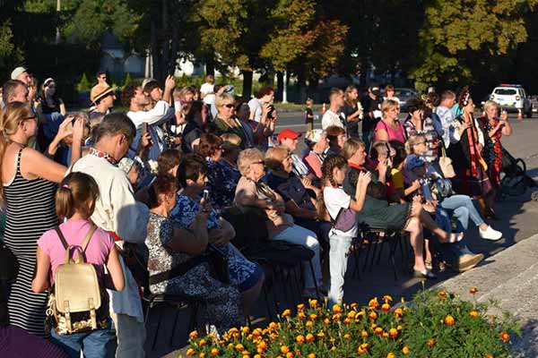 У Пирятині відбувся показ старовинної моди