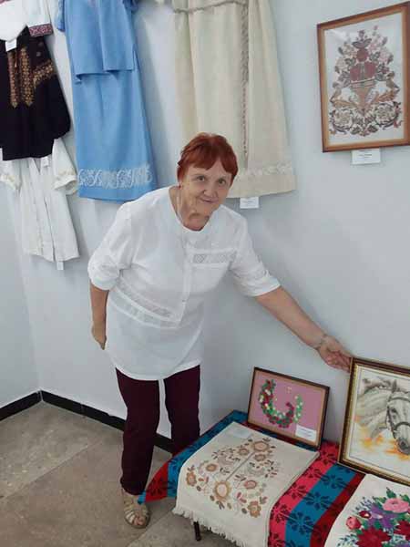 виставка народного майстра художньої вишивки Олени Наталенко виставка народного майстра художньої вишивки Олени Наталенко