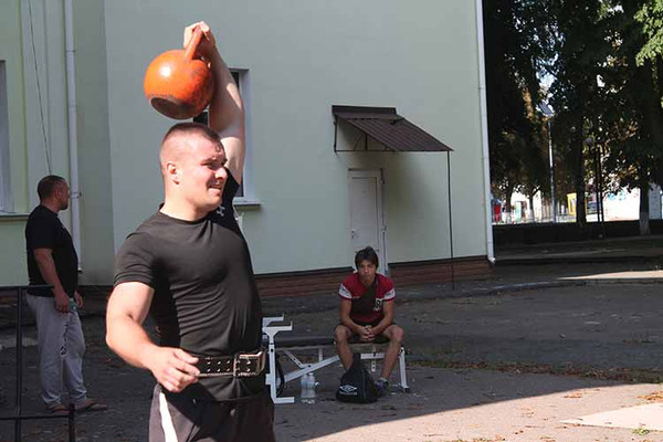 У Гребінці пройшли змагання з силового багатоборства