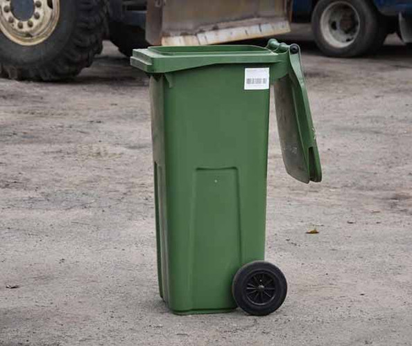 У Пирятині для потреб міста купили новенький сміттєвоз