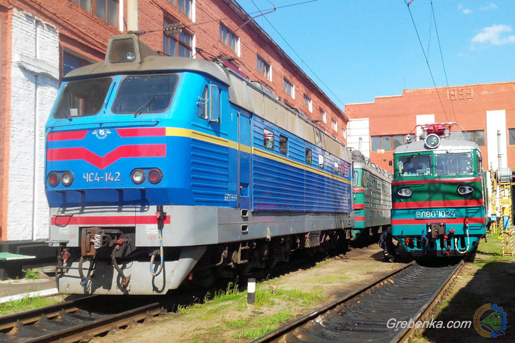 Электровоз ЧС4-142