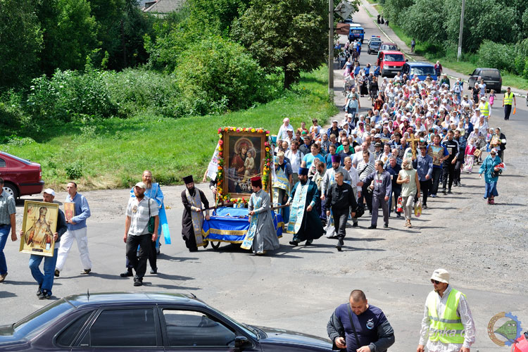 20 липня 2016 р. Всеукраїнська Хресна хода миру пройшла через м. Гребі