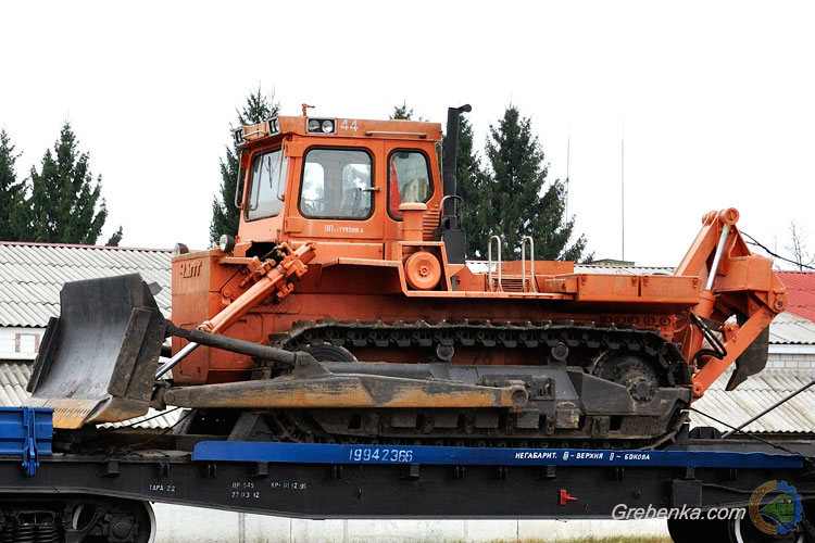 Гусеничный бульдозер