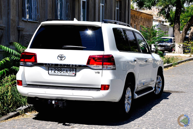 Тoyota LandCruiser 200 С Новым 4.6-литровым V8 двигателем