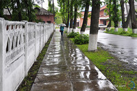 Гребінківські вулиці прикрашені дощем