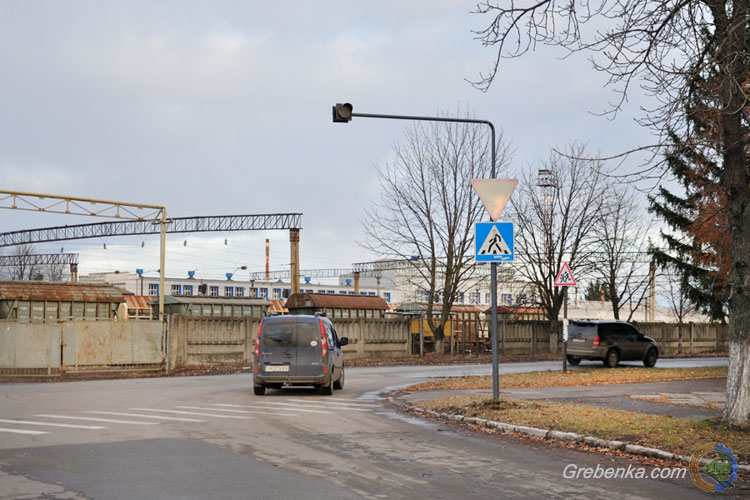 перехрестя вул. Є. Гребінки та вул. Магістральної