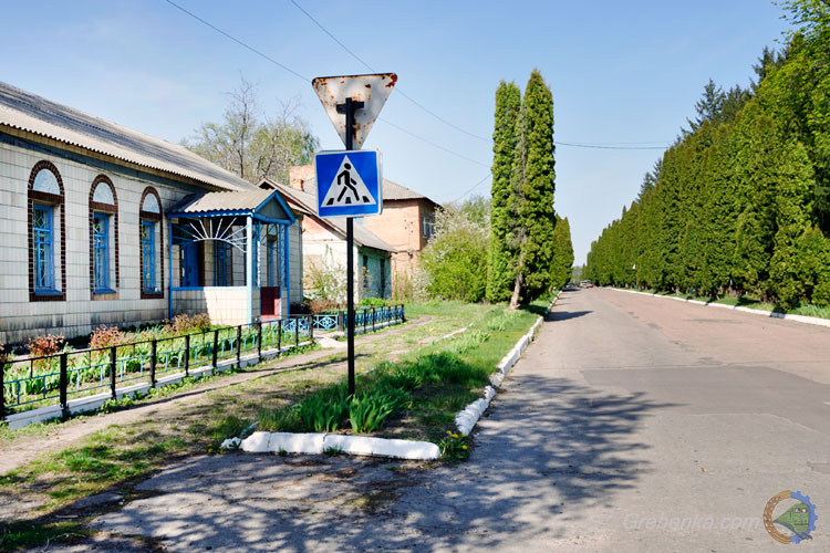 вул. Ярослава Мудрого (50-роччя Жовтня) / м. Гребінка