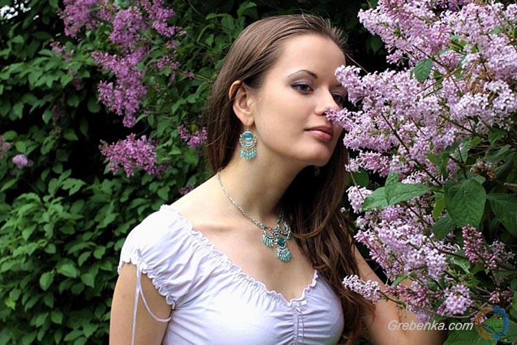 Девушка-сирень