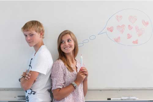  Как понравиться однокласснику и влюбить в себя парня в школе 