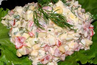  Салат из крабовых палочек с <b>овощами</b> и мясом 