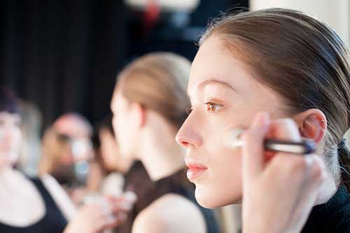 Ошибки в макияже: приемы, которые делают вас старше. Что придаст тебе возраста не по годам