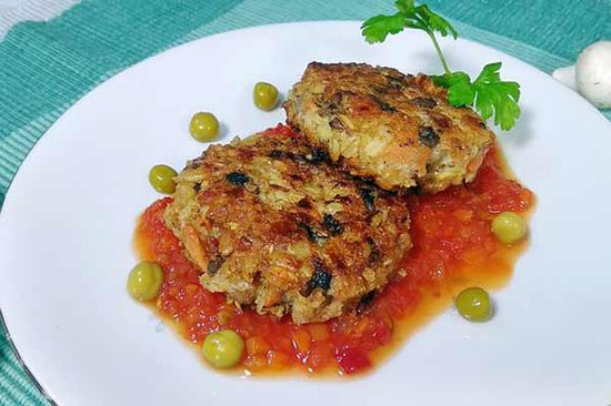 Пісні котлети з вівсяних пластівців з грибами