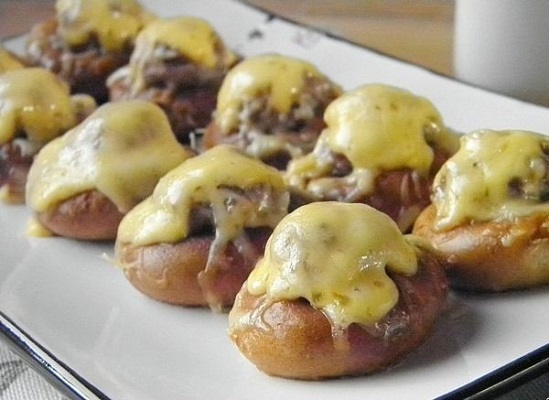 Бублики с фаршем в духовке