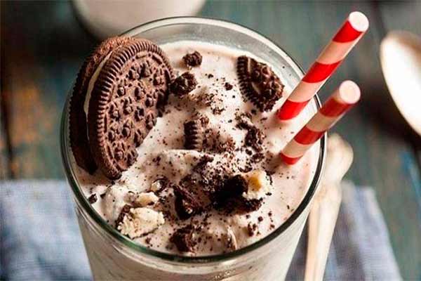 Молочно-шоколадный коктейль