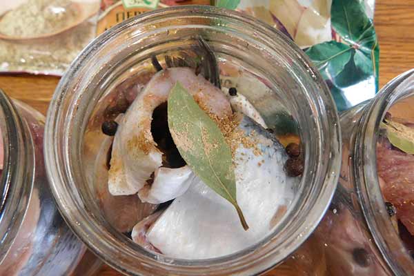 Оселедець по-домашньому слабосолений своїми руками