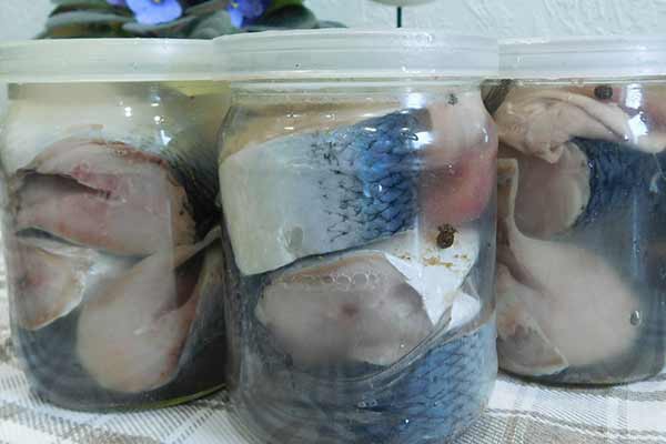 Оселедець по-домашньому слабосолений своїми руками