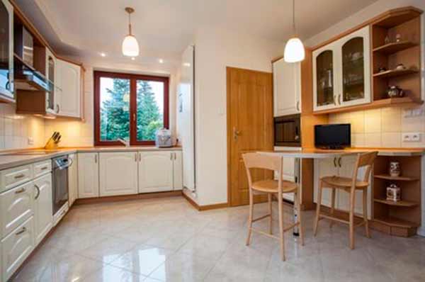 Установка плит цементного покрытия