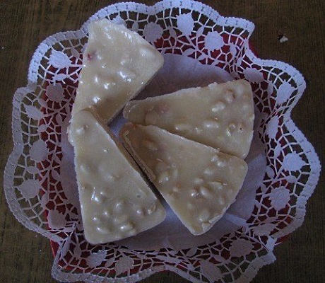 Сметанный щербет с орешками