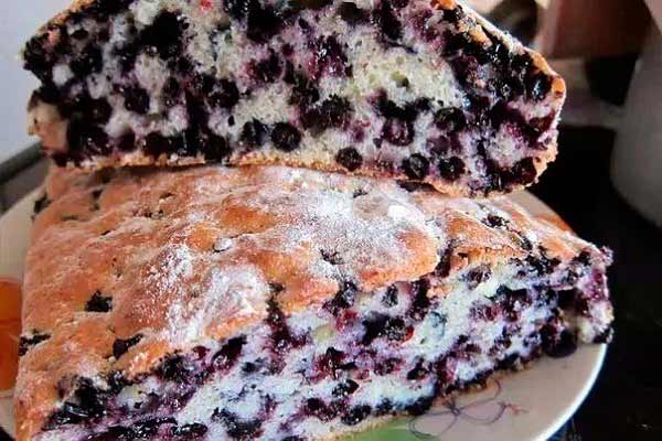 Быстрый пирог с черникой