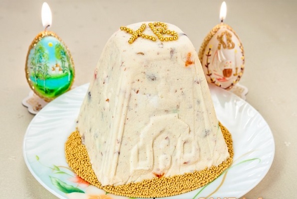 Творожный пасхальный кулич с орехами
