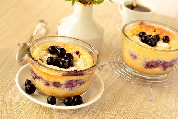 Творожная запеканка с ягодами