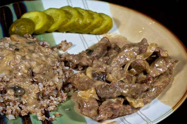 Подлива из говядины с грибами