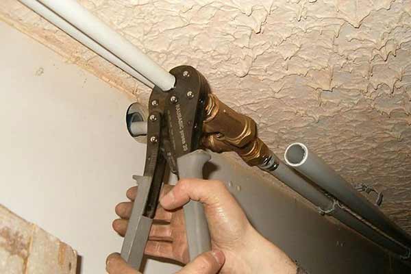 Ремонт металлопластиковых труб