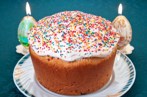 Кулич пасхальный с изюмом