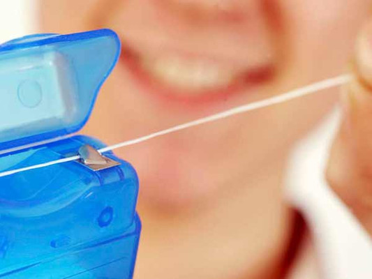 Користь зубної нитки