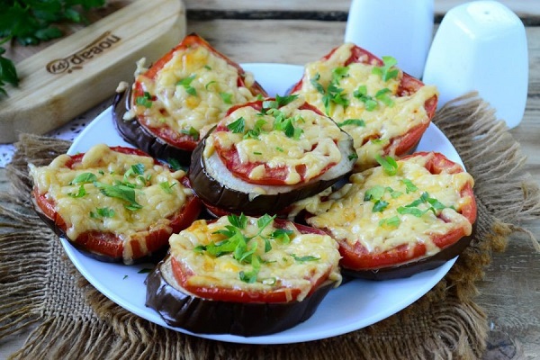 Запеченые баклажаны с сыром