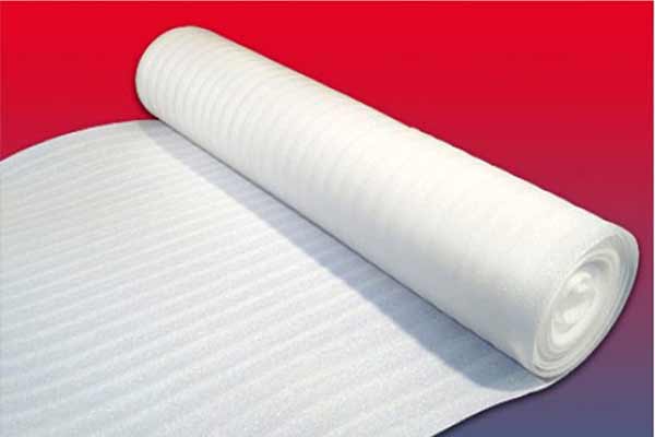 Какая лучше подложка под ламинат: виды, толщина