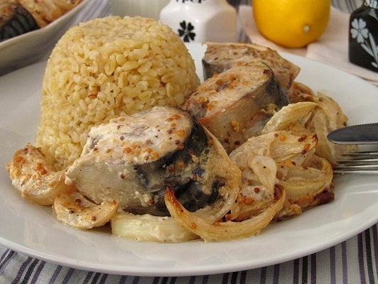 Запеченая скумбрия в соевом соусе Запеченая скумбрия в соевом соусе