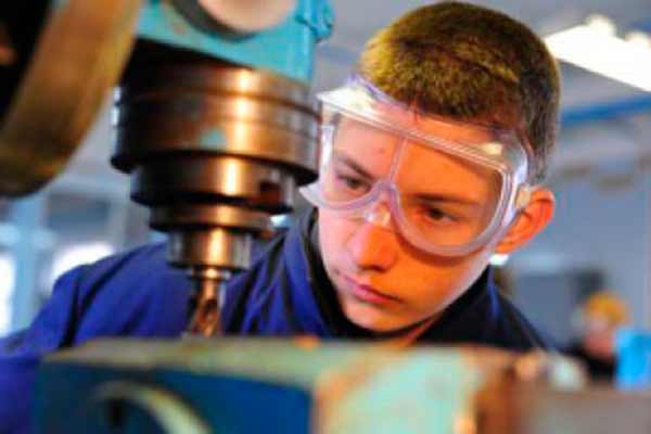 Неповлнолітні працівники: від прийняття до звільнення