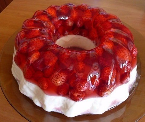 Клубнично-творожное желе