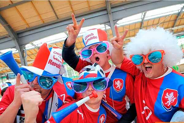 Футбольные болельщики. Какие они?