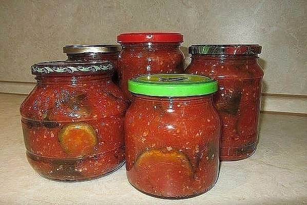 Баклажаны в томатно-остром соусе