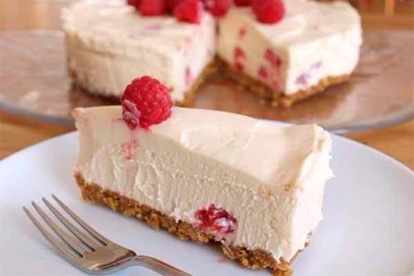 Овсяный торт с фруктовым муссом