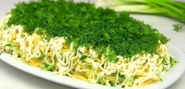 Селедка под шубой с сыром и луком