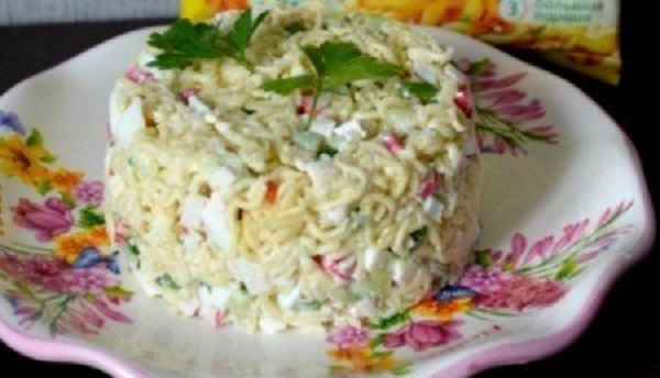 Крабовый салат с лапшой Крабовый салат с лапшой
