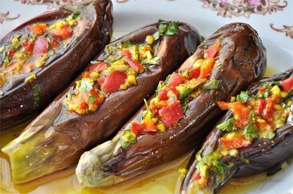 Маринованные баклажаны с овощами
