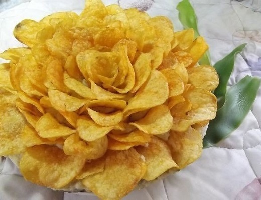 Мясной салат с грибами и кукурузой